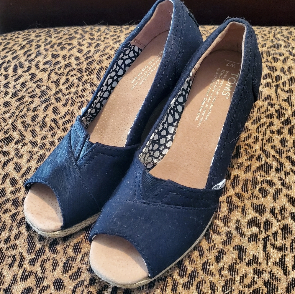 New Toms Black Canvas Peep Toe Wedge Espadrille